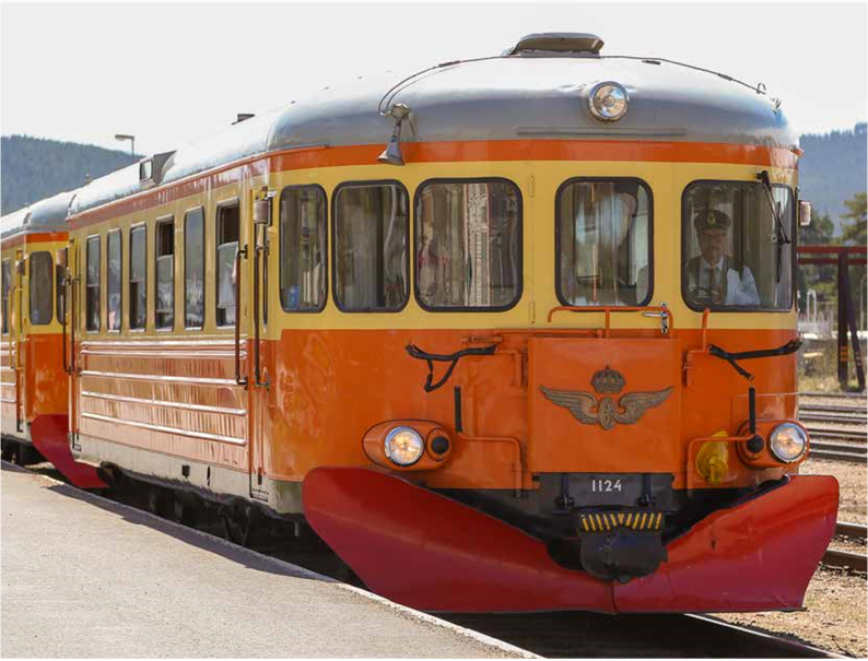 Orange färgat tåg